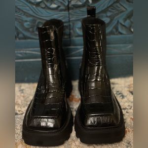 Black Champs Croc Embossed Leather Chelsea Boot Women’s size 6.